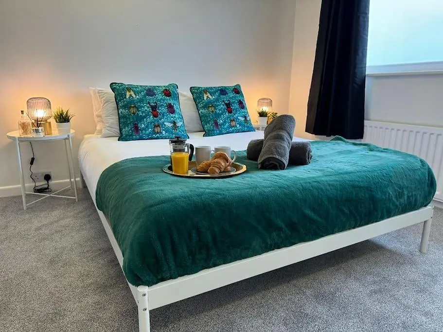 Spectacular Seaview - Beach House - 2Br - Sleeps 6 Bournemouth 0*,  United Kingdom