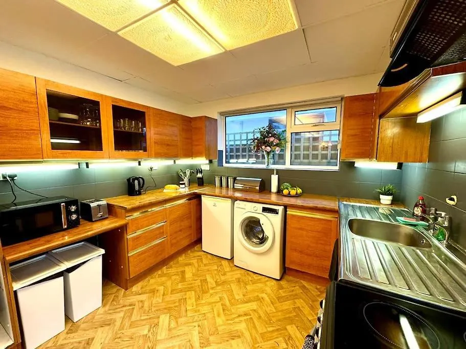 Spectacular Seaview - Beach House - 2Br - Sleeps 6 Bournemouth Holiday home